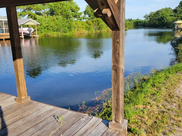 421 Bay Tree Dr #421, Harrells, NC 28444