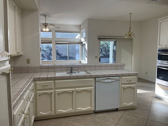 3rd image of 105 Pembury Way