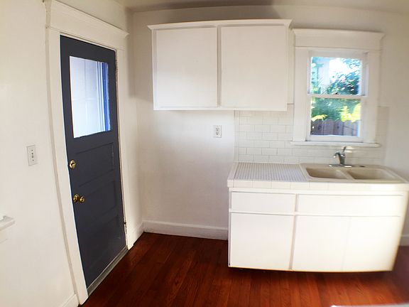 3rd image of 4037 San Carlos St #4039-1/2