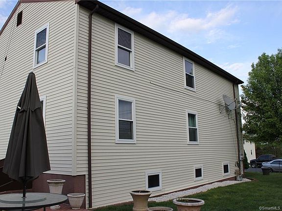 5th image of 156 Golden Hill St