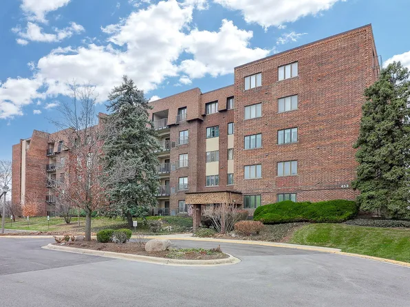 453 Raintree Dr Unit 4J, Glen Ellyn, IL 60137