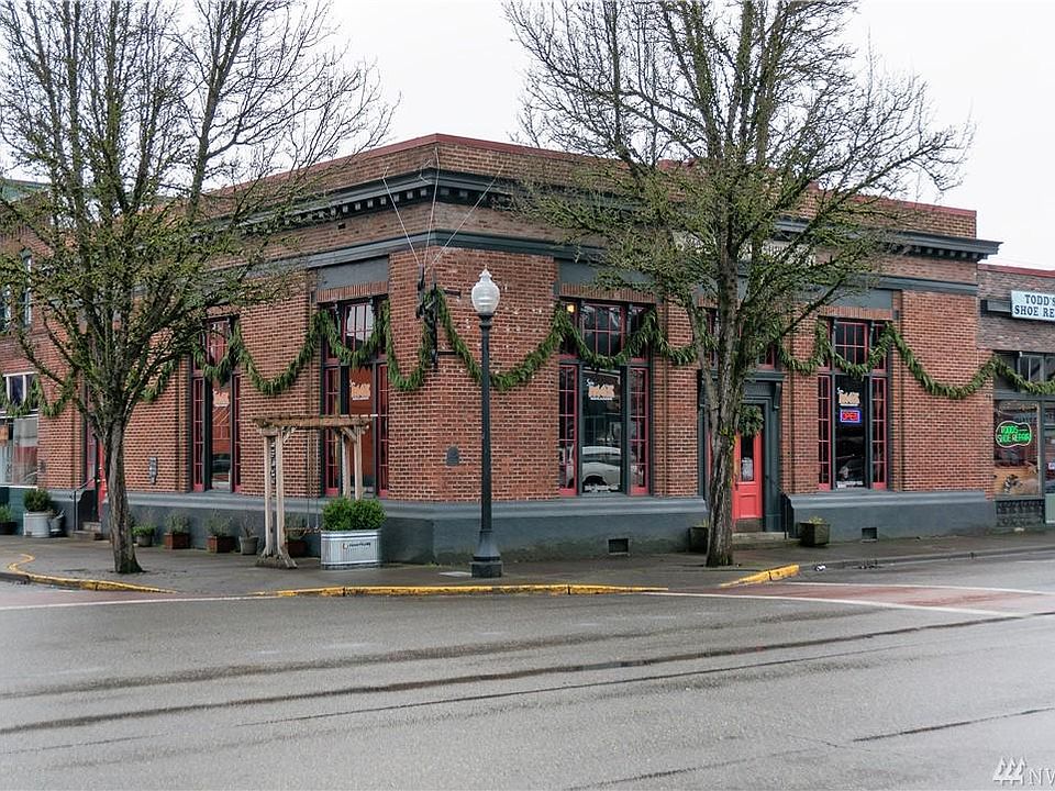 1st image of 203 W Railroad Ave