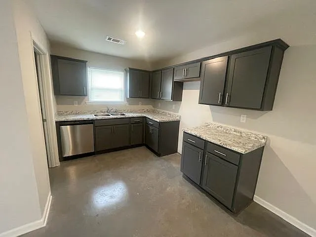 2433 Zanone Ave — Photo 9