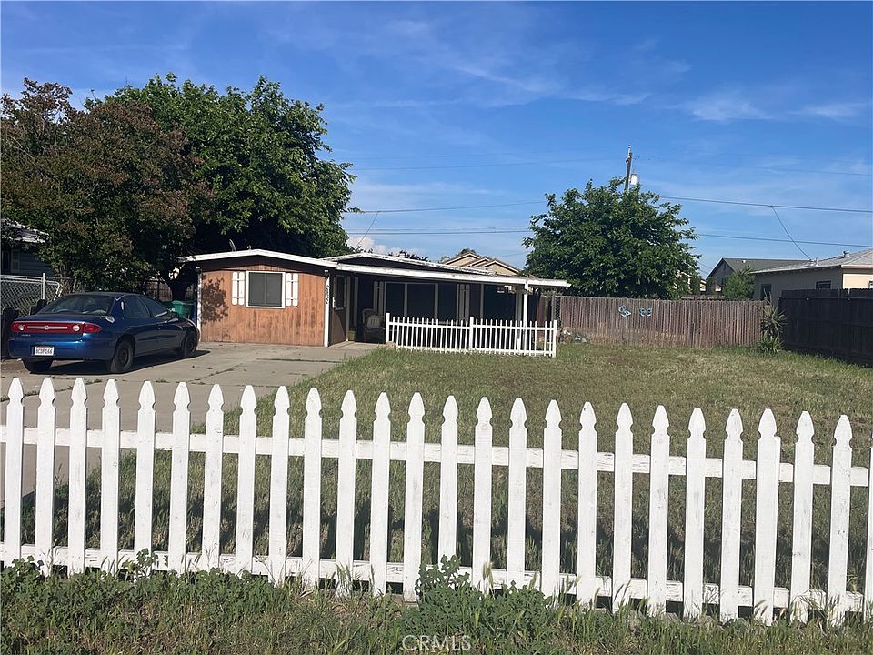 1st image of 2432 N Meadowbrook Ave