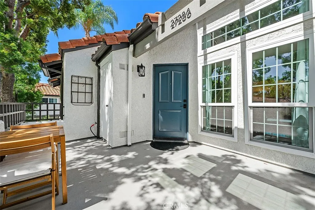 1 bed, 890 sqft, $3,100 — Photo 3