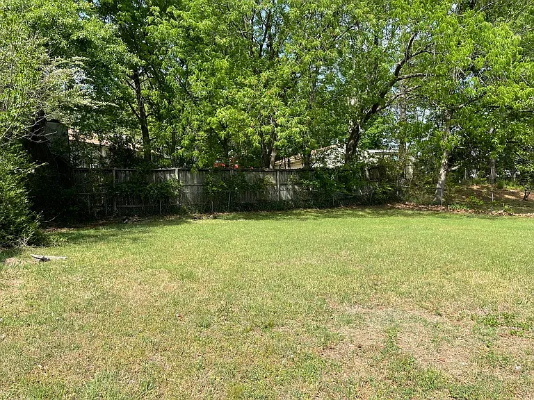 1590 Custer Dr — Photo 7