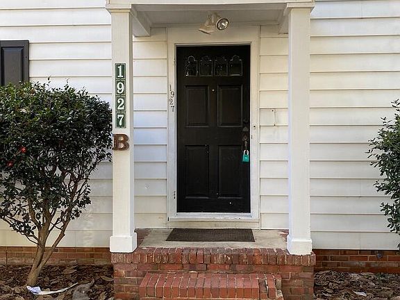 2nd image of 1927 Ward St #B