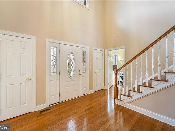 4th image of 110 Pemberton Valley Dr