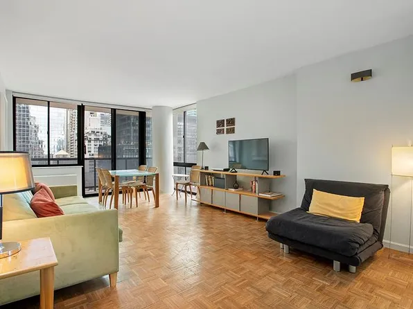 255 E 49th St APT 17A, New York, NY 10017