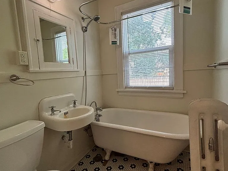 1756 Grand Ave — Photo 16