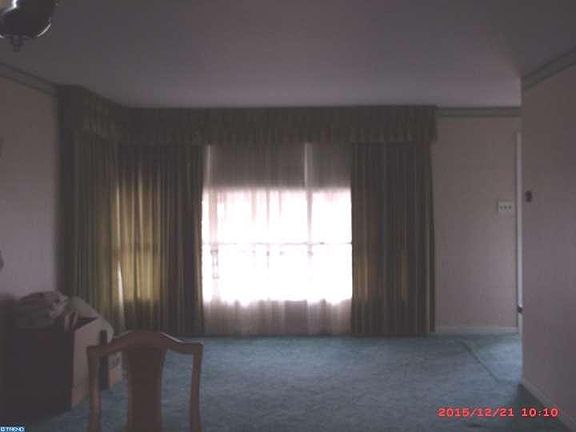 5th image of 9521 Northeast Ave