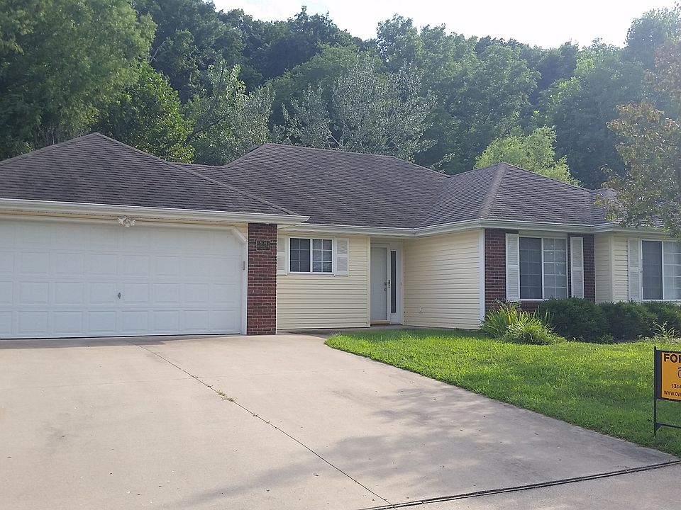 1st image of 804 Manhattan Dr