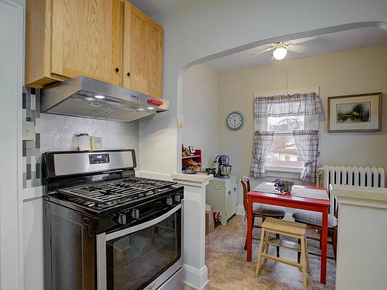595 Syndicate St N — Photo 5