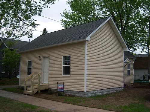 110 Niagara St Photo 1