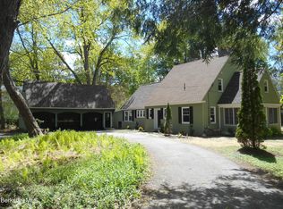 14 Cooper Pkwy, Pittsfield, MA 01201