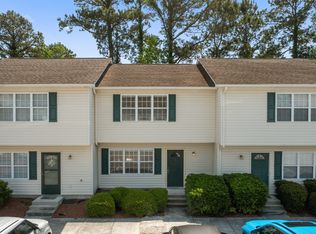 51 Pirates Cove Dr, Swansboro, NC 28584