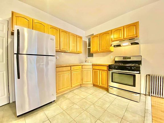 4th image of 3023 30th St APT 2