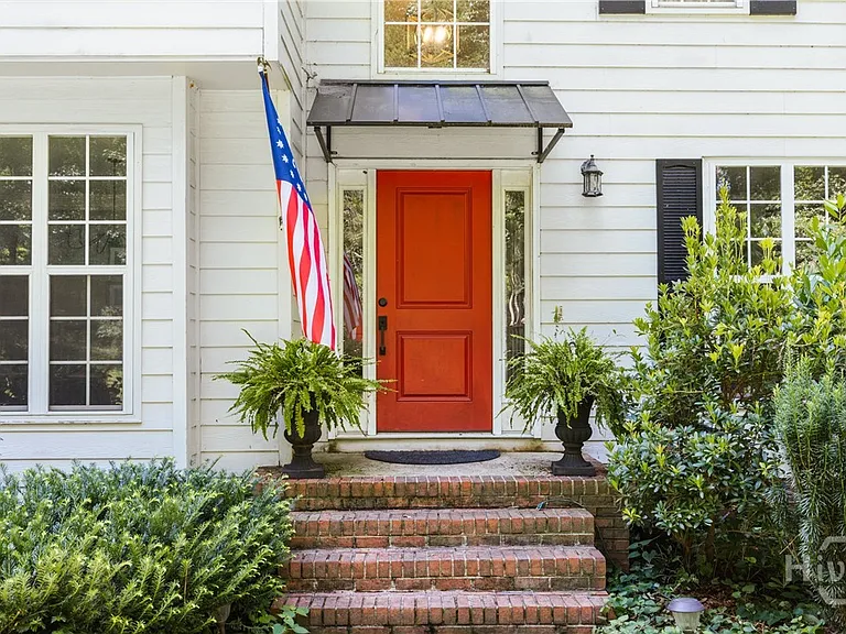 2221 Whippoorwill Rd — Photo 3
