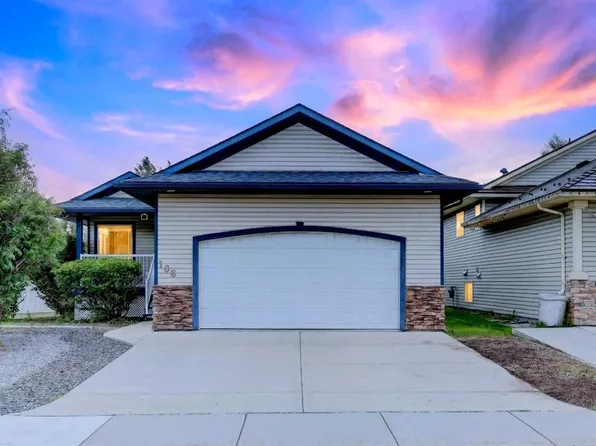 106 E Cambridge Glen Dr, Strathmore, AB T1P 1W1