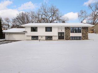 6704 Sioux Trl, Edina, MN 55439