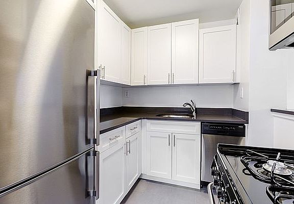 2nd image of 344 E 63rd St APT 9B