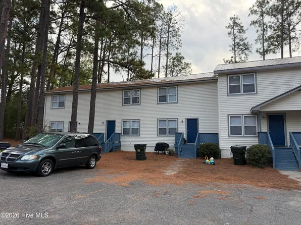 135 Murray Hill Rd APT 17, Southern Pines, NC 28387