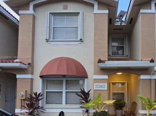 The Woodlands, Miami, FL 33183