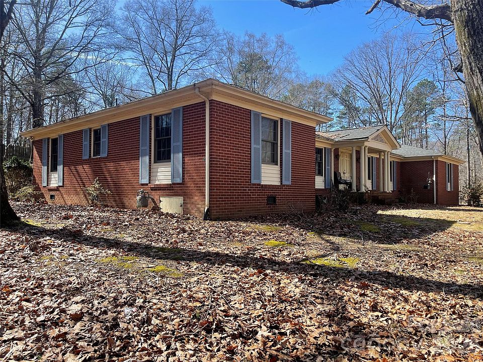 1st image of 215 Rankin Rd