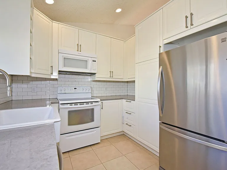 4330 Archwood Dr — Photo 10