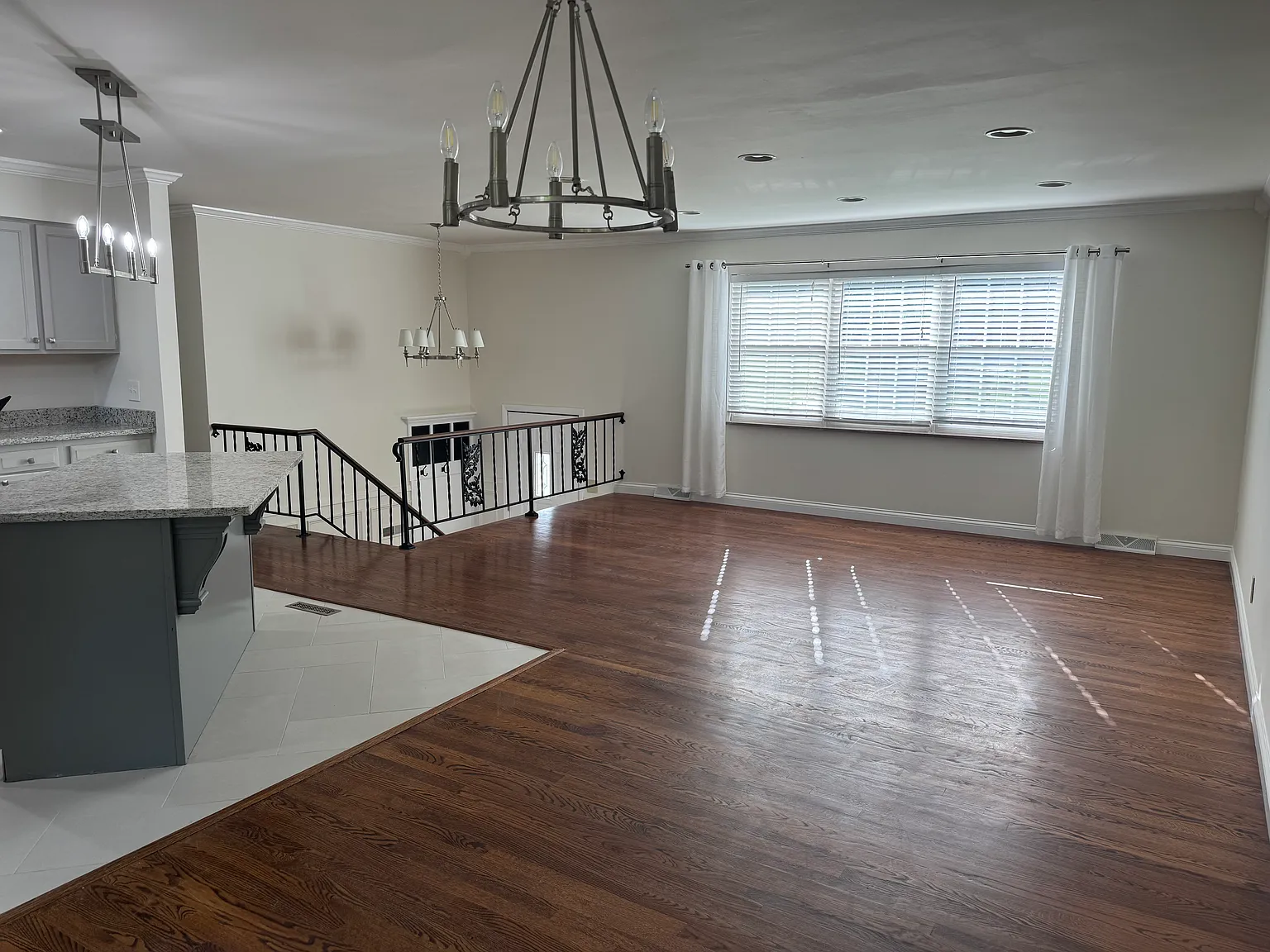 3 bed, 2.5 bath, 1874 sqft, $2,550 — Photo 2