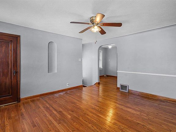 3rd image of 5322 Devonshire Ave #2
