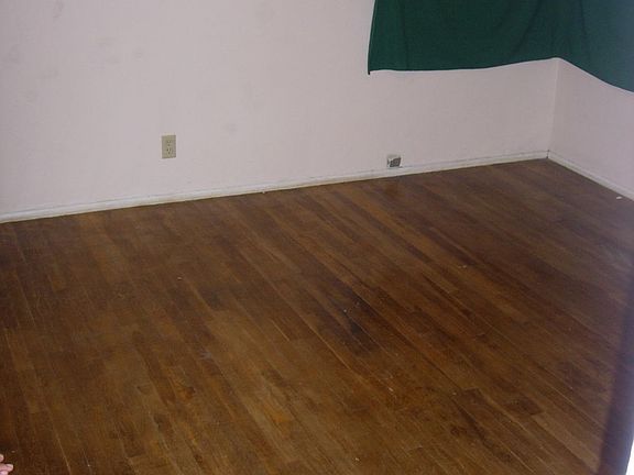 VERY SPACIOUS ROOMS