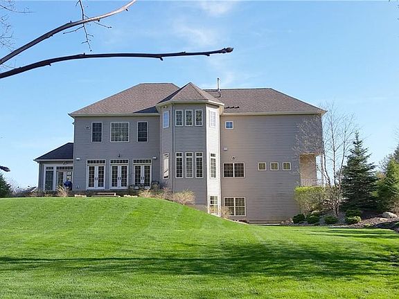 3rd image of 16 Rockdove Ln