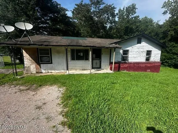 205 Locust Dr, Bolivar, TN 38008