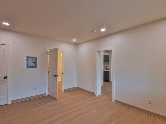 3rd image of 551 Elm St #18
