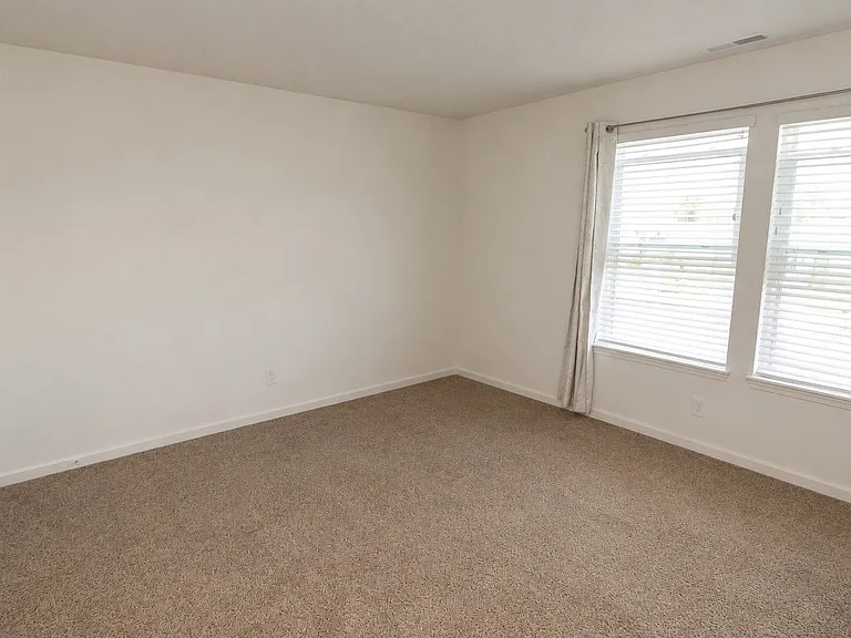 2932 Poinciana Dr — Photo 13