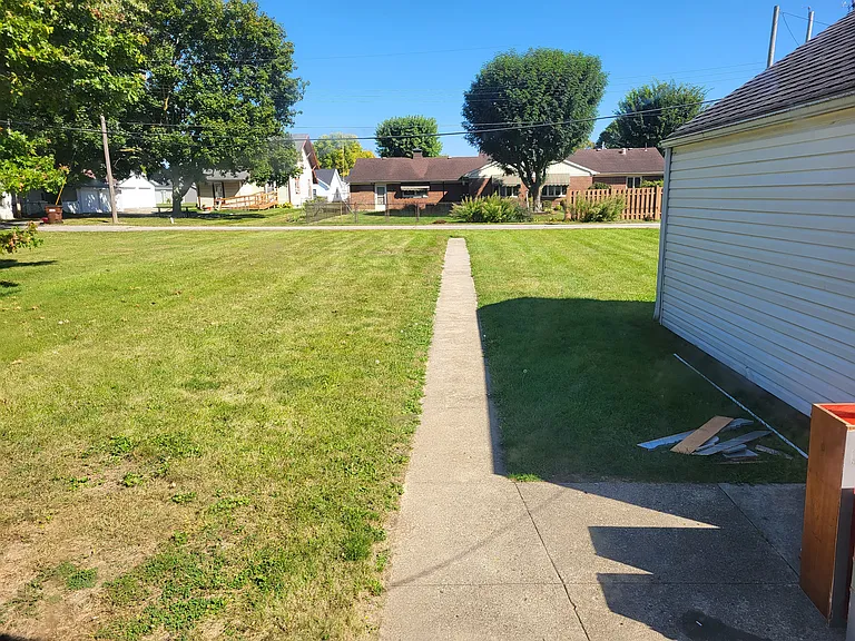 633 Harrison Ave — Photo 3