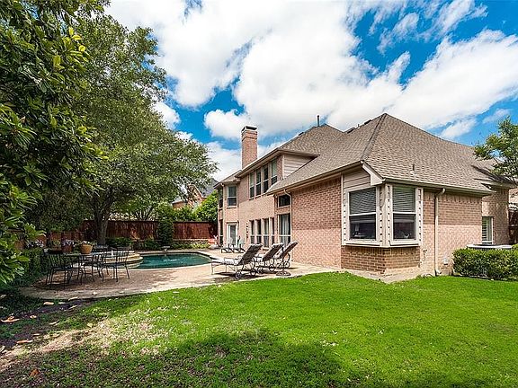 4th image of 505 Broad Leaf Ln