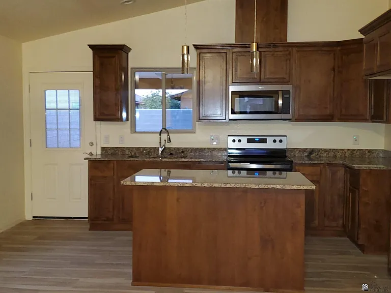 1167 E Liberty St — Photo 3