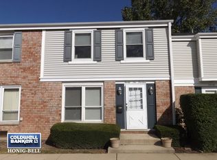 2214 Stratham Pl, Hoffman Estates, IL 60169