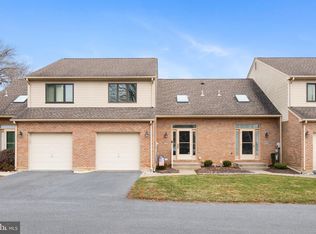 3246 Oakland Square Dr, Bethlehem, PA 18020