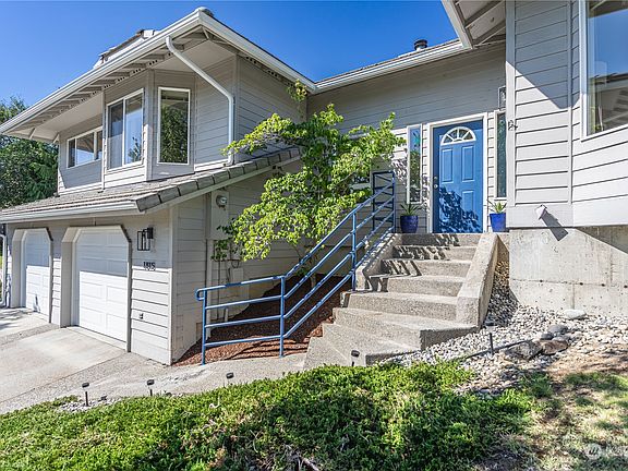 3rd image of 1815 Rocklund Drive