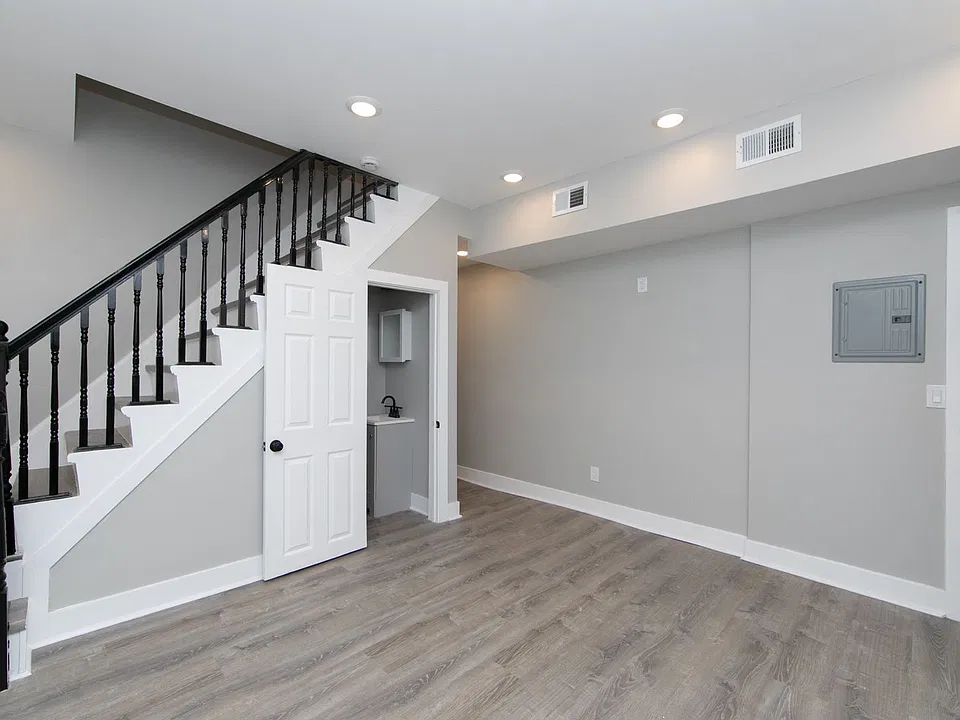436-438 Broadway Ave #4