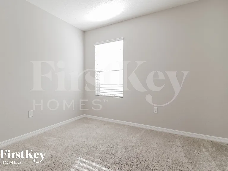 325 Aberdeen Dr — Photo 12