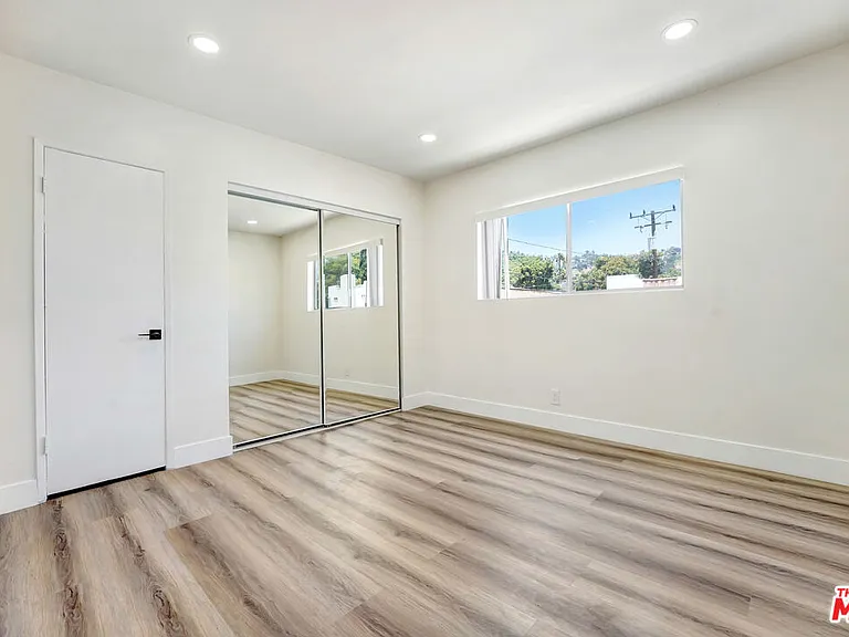 8208 Romaine St #4 — Photo 6