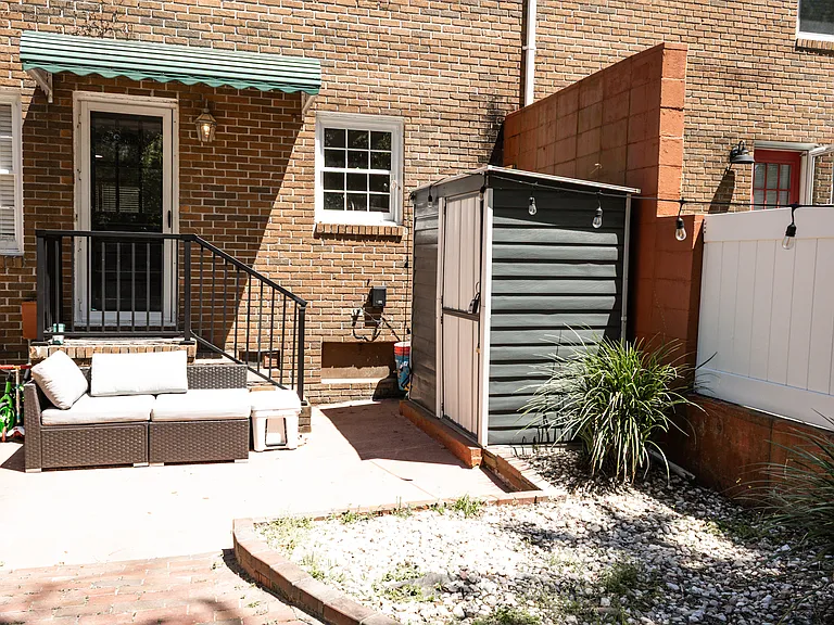 945 Cottingham Dr — Photo 29