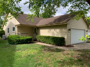 8306 Iltis Dr, Urbandale, IA 50322
