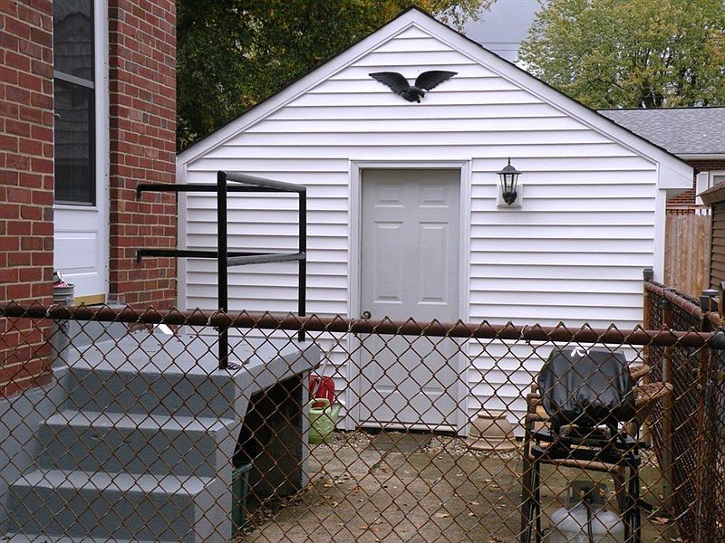 2nd image of 114 Tebbs Ave