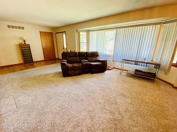 2nd image of 1608 Paddlewheel Cir