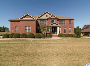 121 River Downs Dr, Huntsville, AL 35811